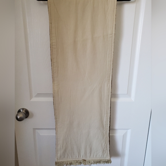 Sage Green Floral Pattern Woven Table Runner - Picture 5 of 8